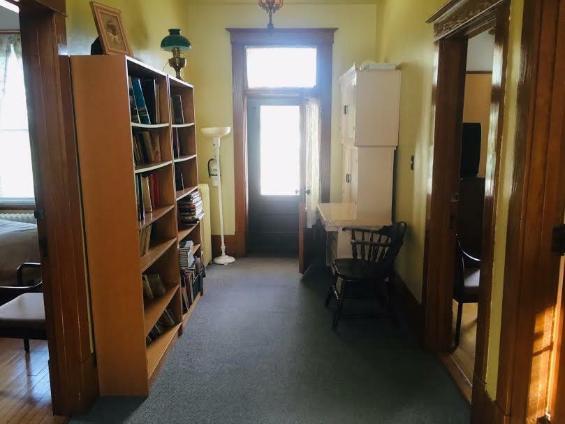 Le Petit Chateau Montebello B&B Esterno foto